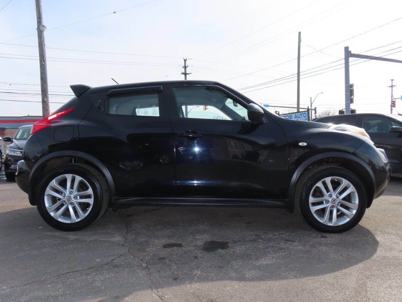 Used 2013 Nissan Juke S AWD/4WD image 6