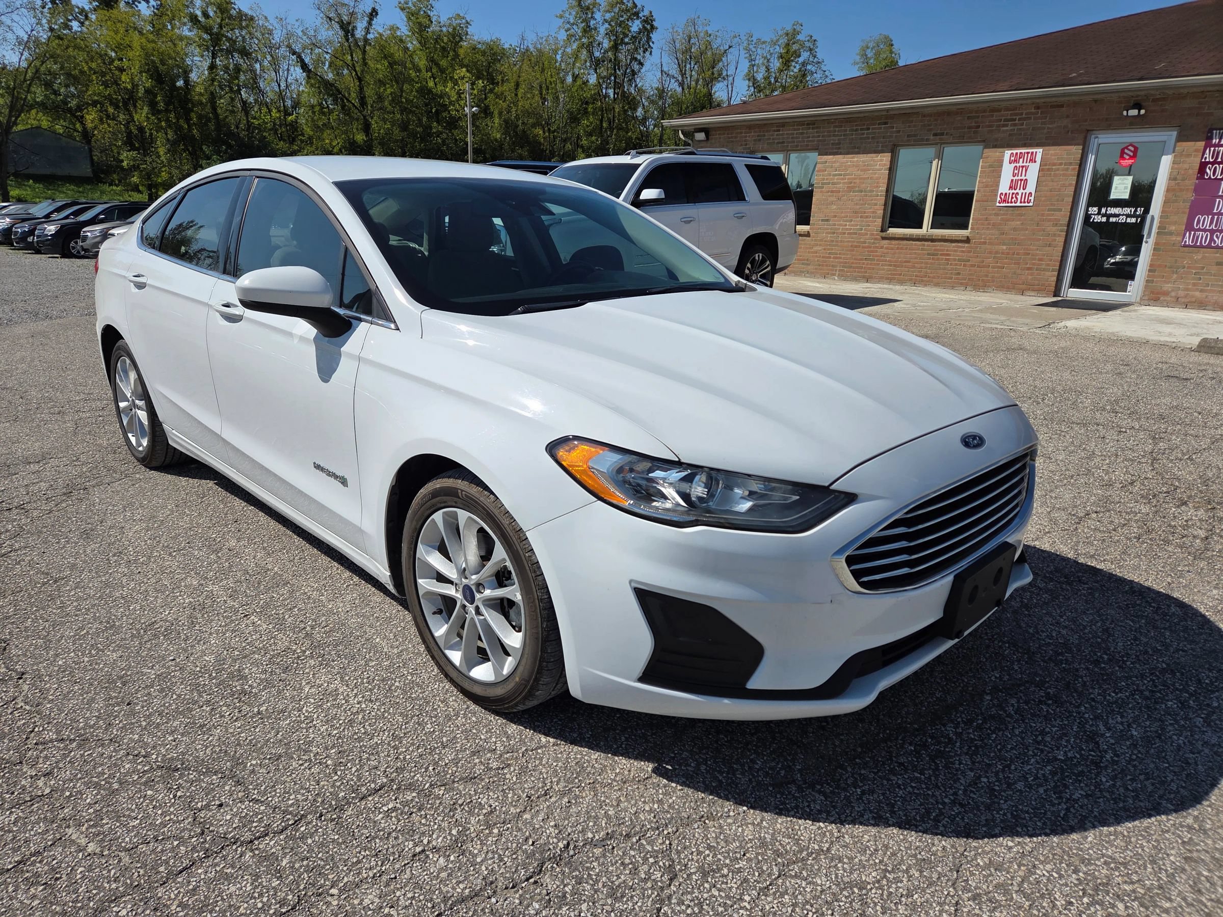 Used 2019 Ford Fusion SE FWD image 3