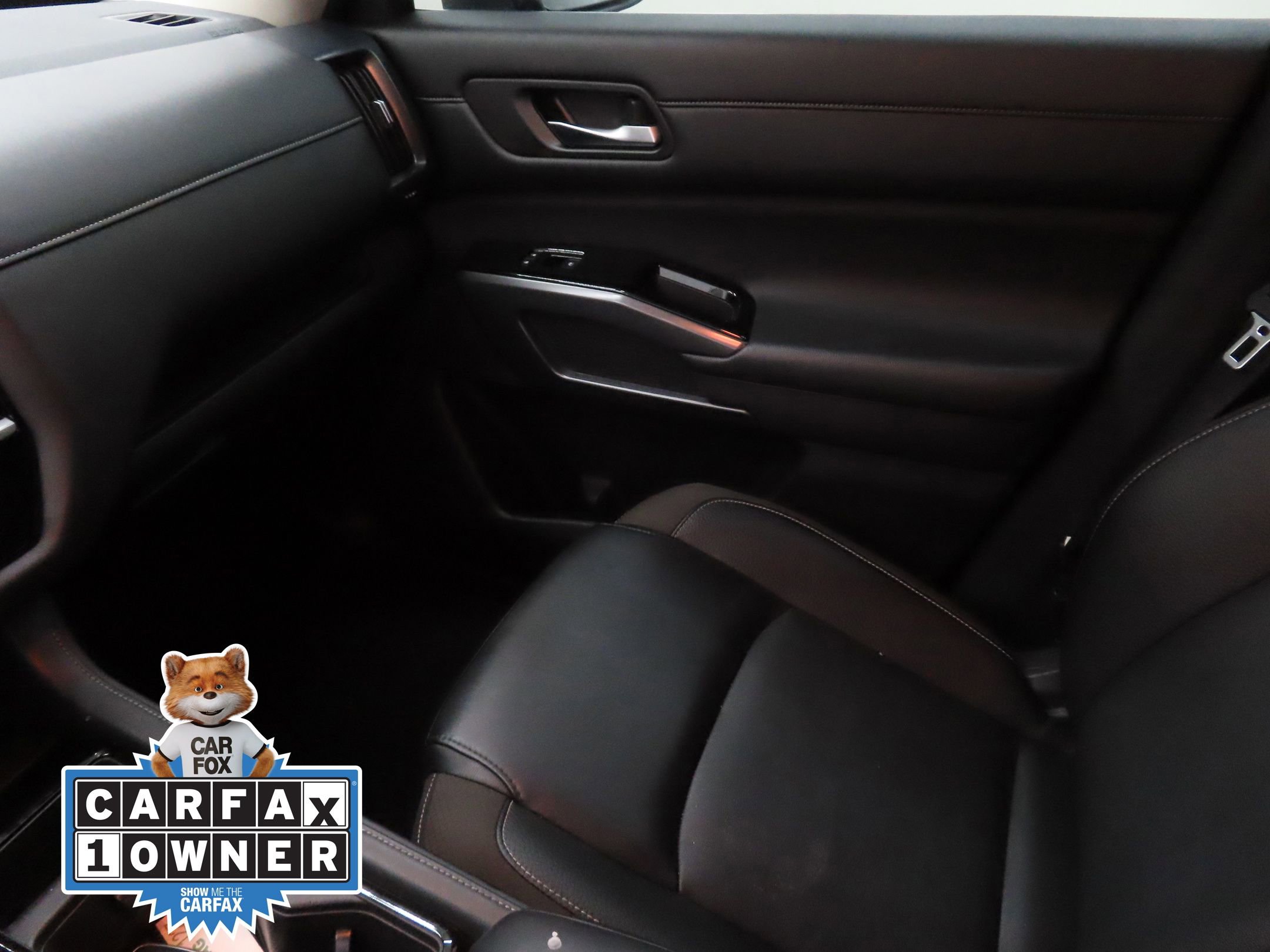 Used 2024 Nissan Pathfinder SL w/ Lighting Package (N92) image 19