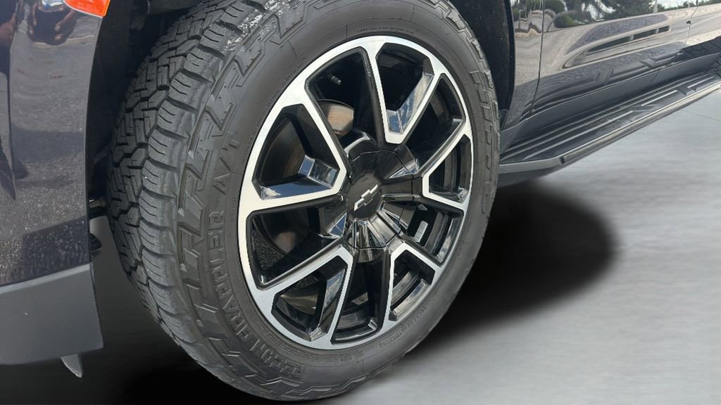 Used 2022 Chevrolet Tahoe RST w/ Luxury Package AWD/4WD image 37