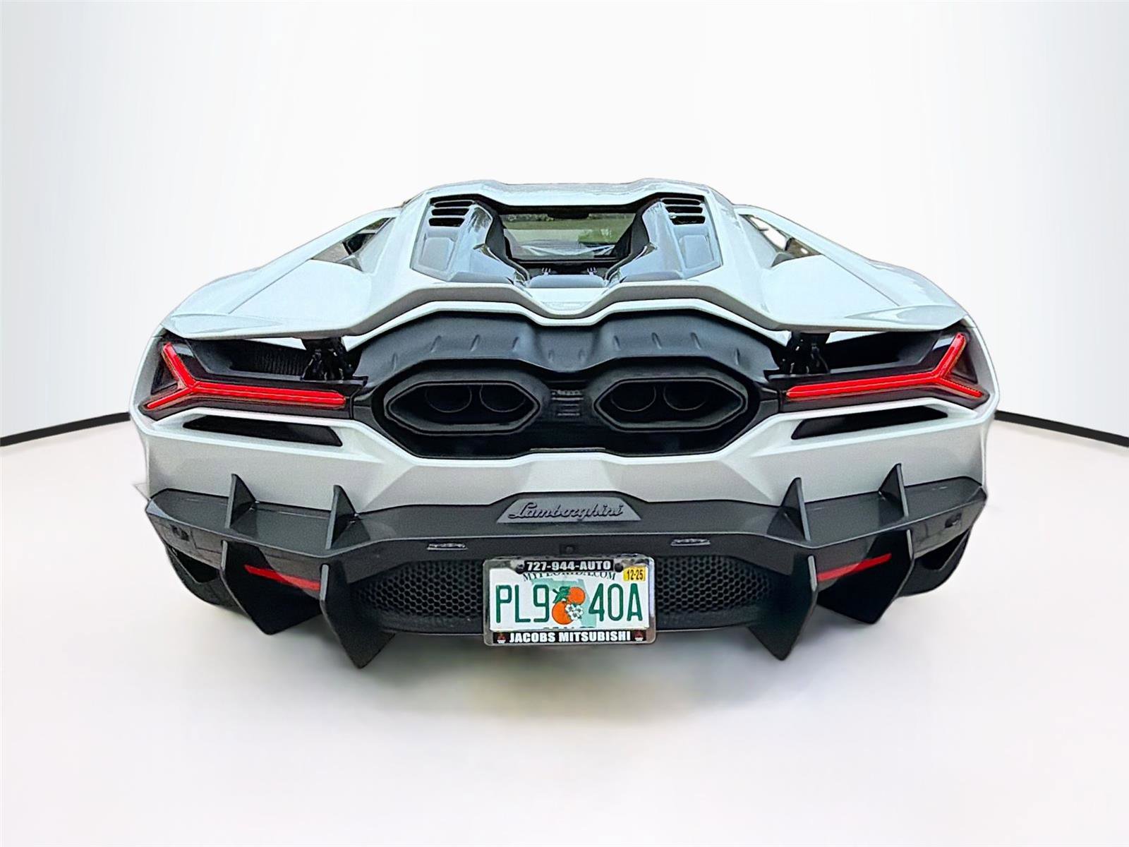 Used 2024 Lamborghini Revuelto image 40