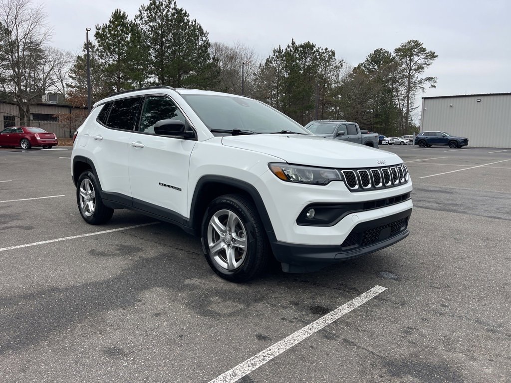 Used 2024 Jeep Compass Latitude image 4