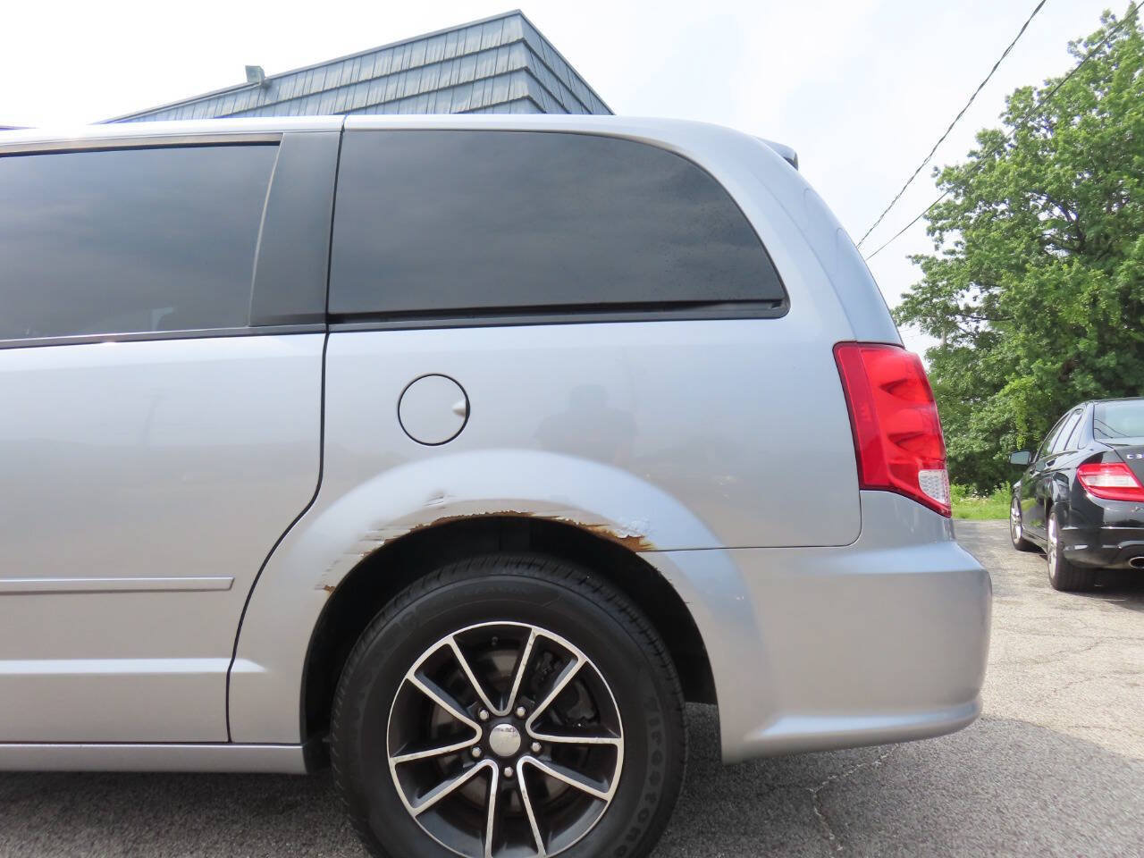 Used 2016 Dodge Grand Caravan R/T FWD image 28