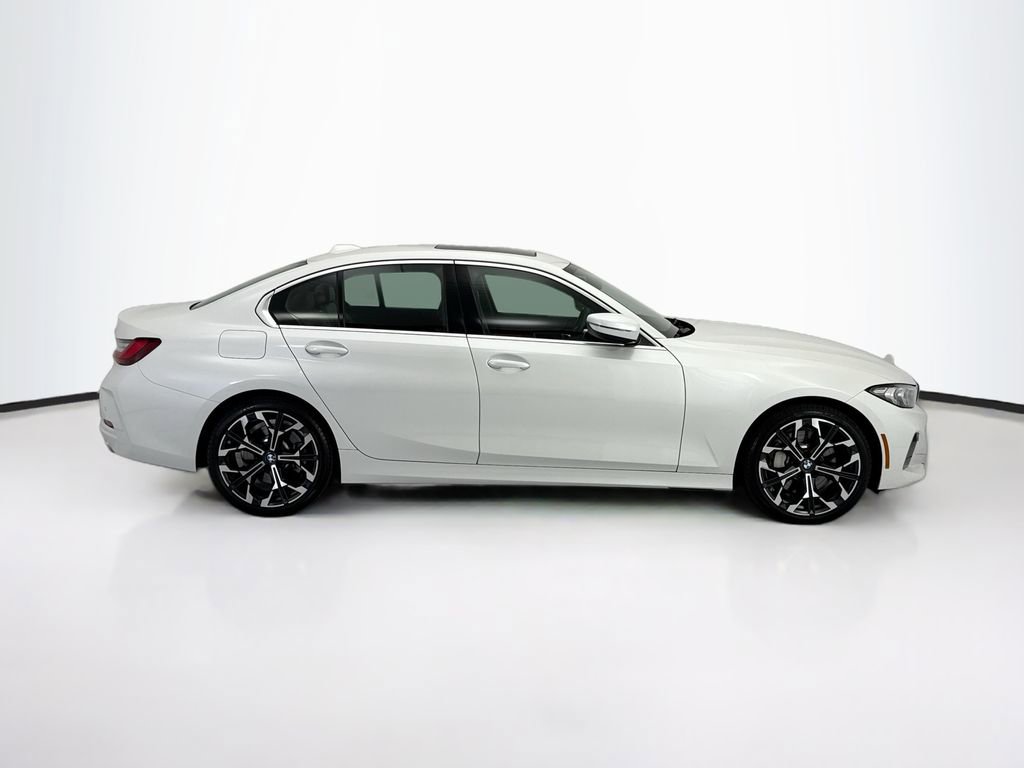 Used 2025 BMW 330i Sedan w/ Premium Package RWD image 4