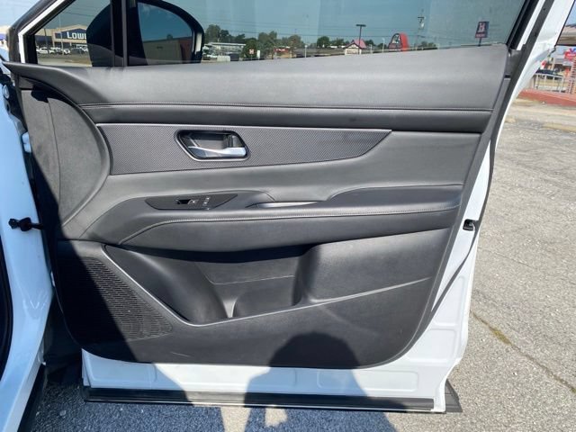 Used 2025 Nissan Murano SV FWD image 19