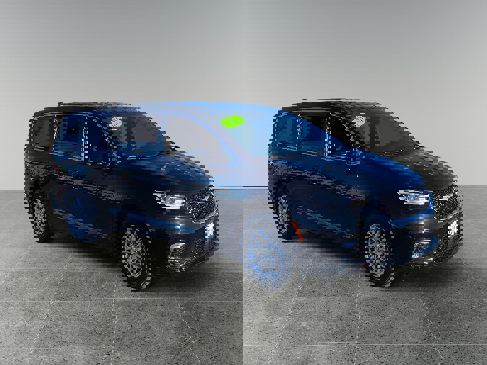 Used 2024 Chrysler Pacifica Touring image 7