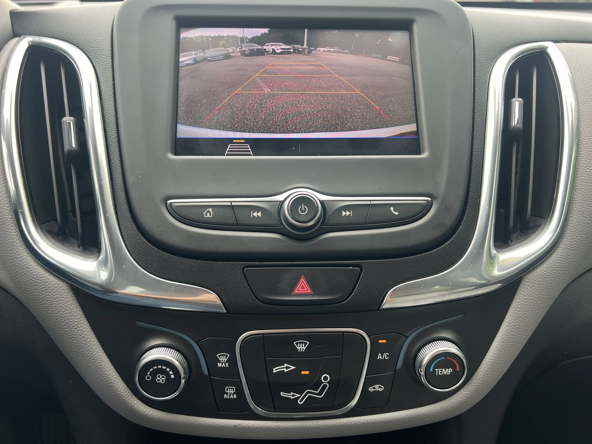 Used 2020 Chevrolet Equinox LS FWD image 5
