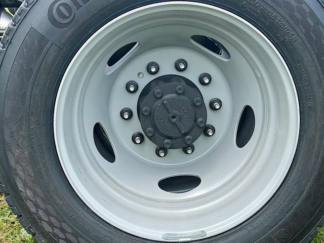 New 2025 Ford F550 4x4 Regular Cab Super Duty image 25