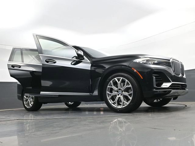 Used 2021 BMW X7 xDrive40i w/ Premium Package AWD/4WD image 41