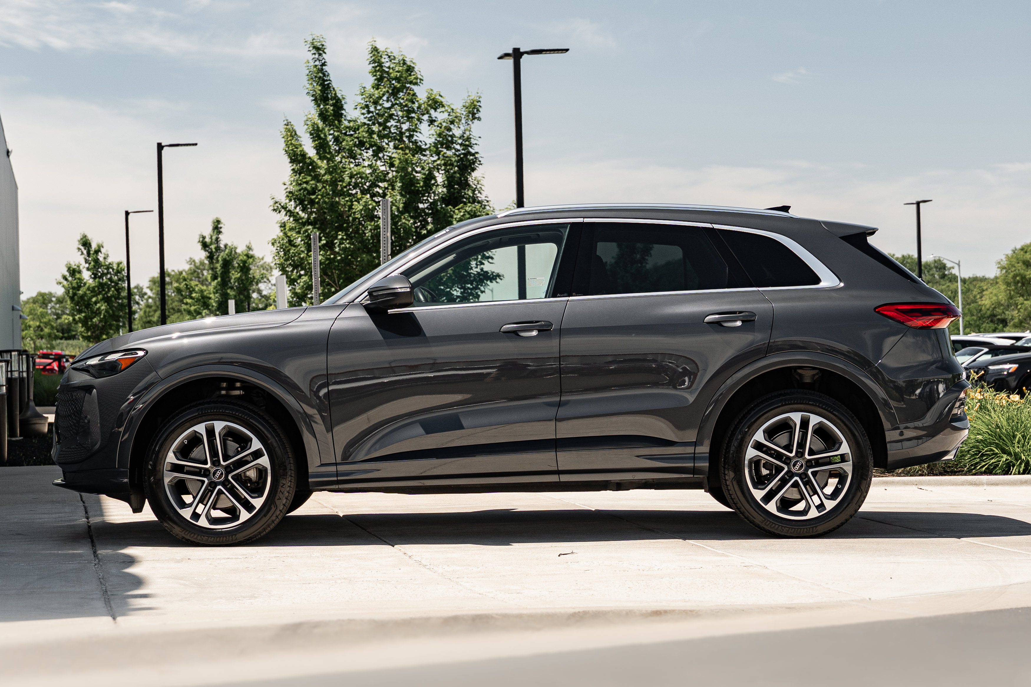 Certified 2025 Audi Q5 Premium w/ Convenience Package AWD/4WD image 6