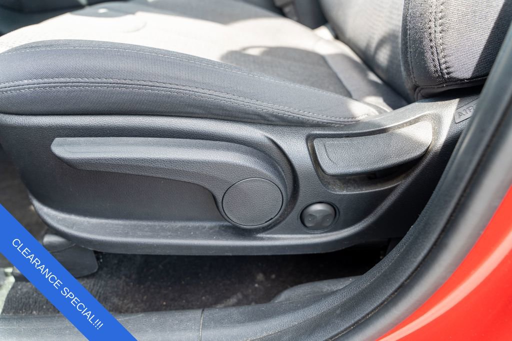 Used 2020 Hyundai Santa Fe SE image 17