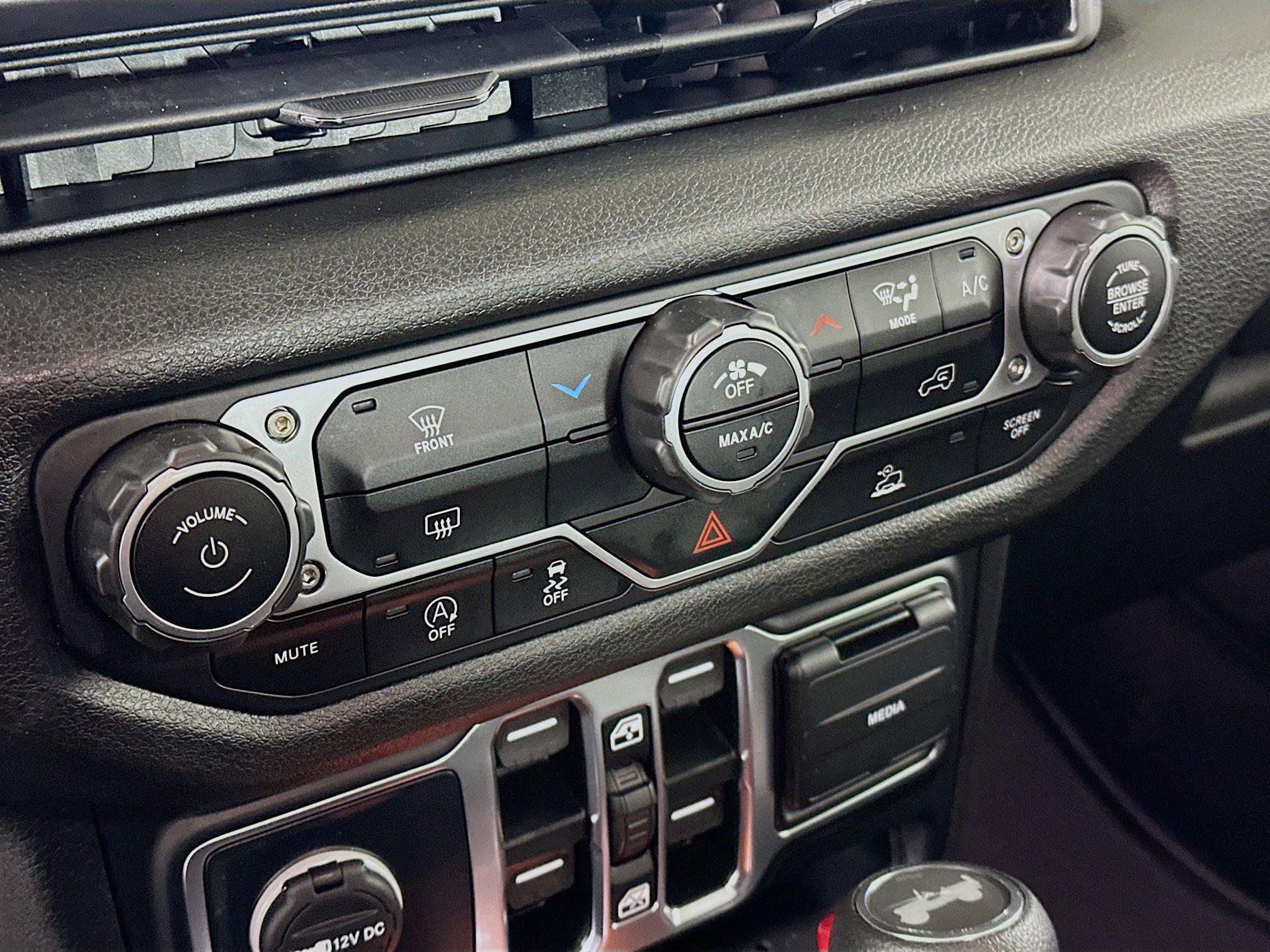 Used 2025 Jeep Wrangler Sport S image 22