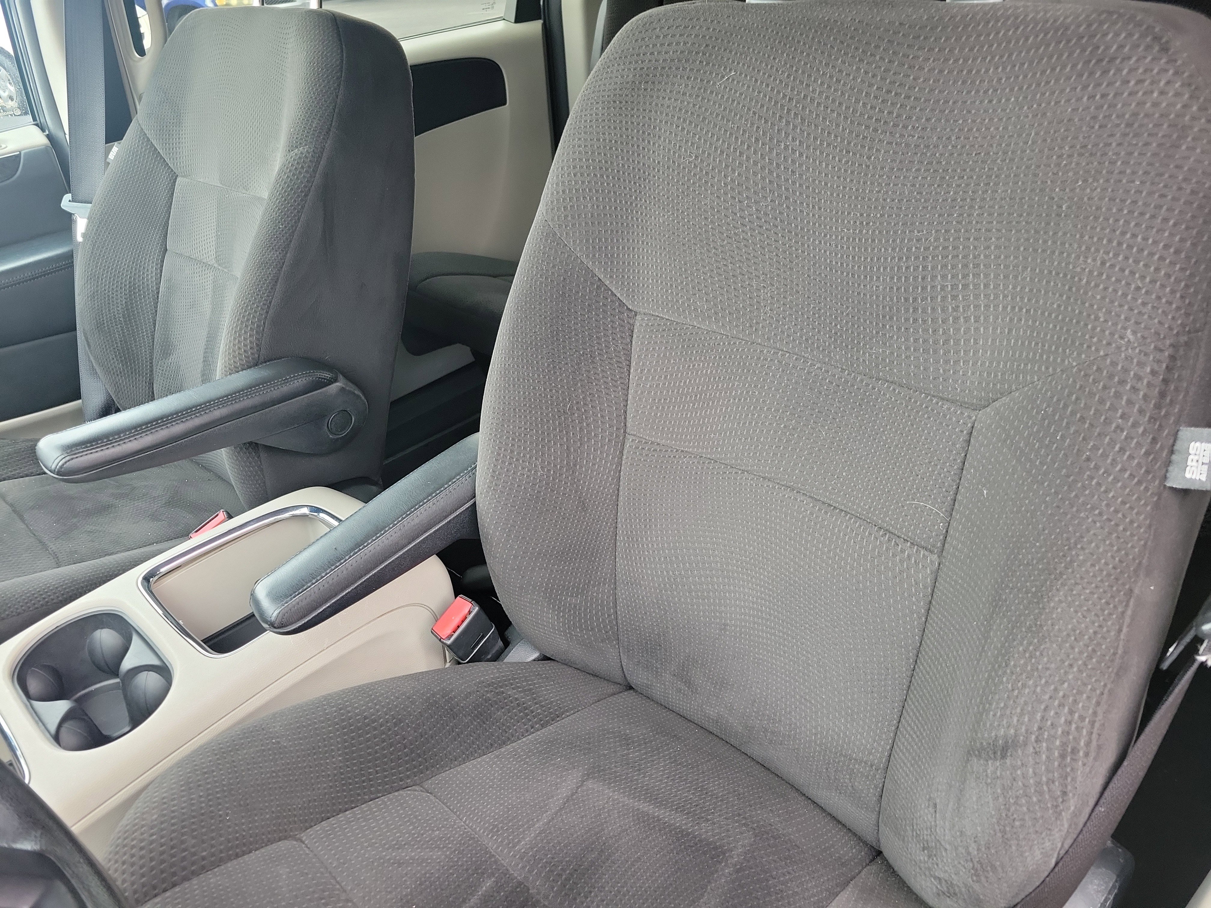 Used 2012 Dodge Grand Caravan SXT image 5