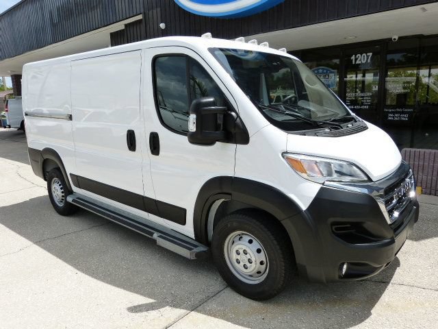 Used 2025 RAM ProMaster 2500 w/ U-Haul Equipment Group FWD image 6