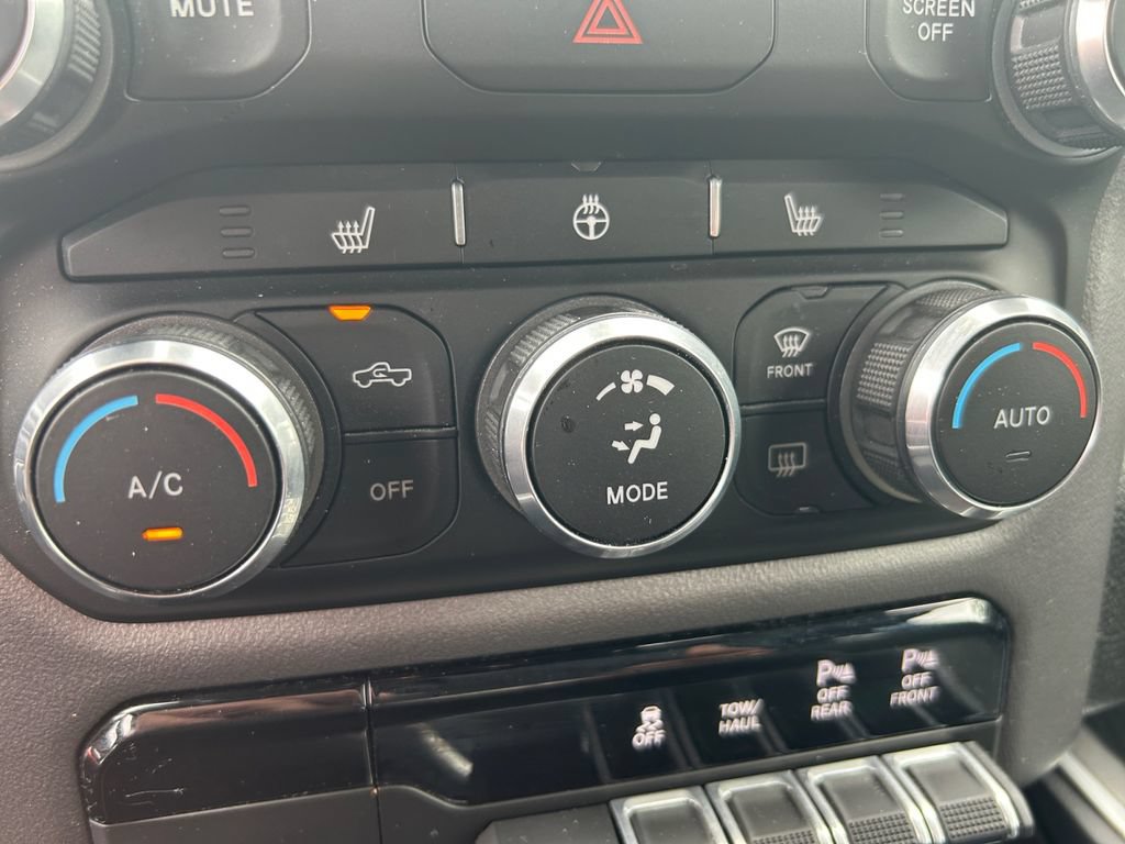 Used 2022 RAM 1500 Big Horn w/ Night Edition AWD/4WD image 25