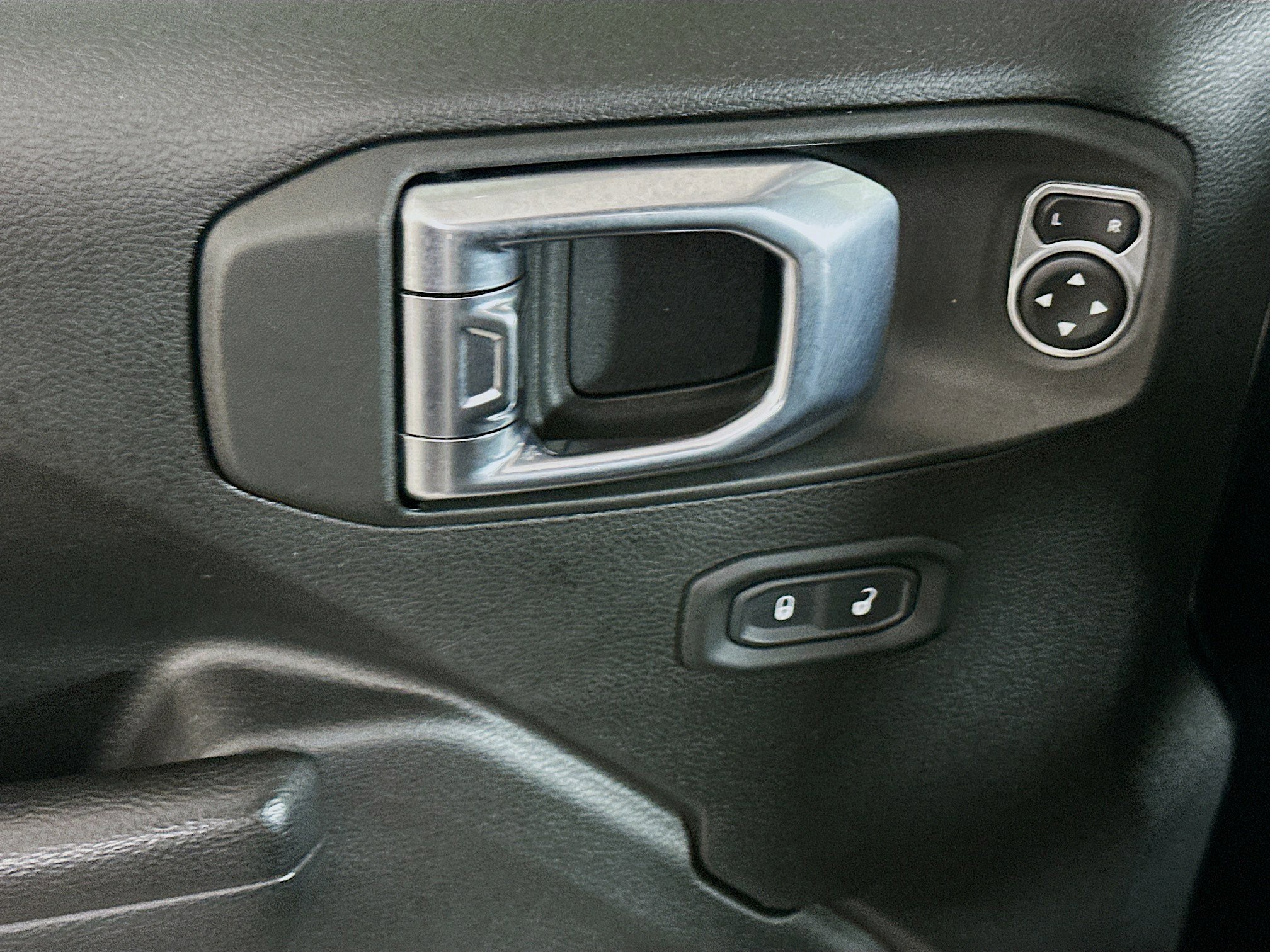 Used 2023 Jeep Wrangler Unlimited Sport AWD/4WD image 15