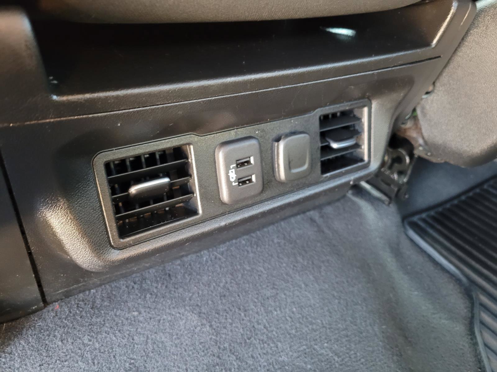 Used 2022 Chevrolet Silverado 1500 LT RWD image 13