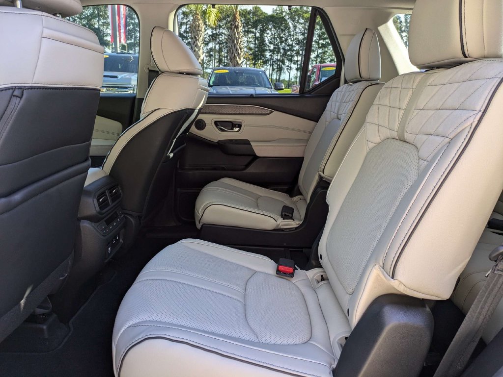 Used 2026 Honda Pilot Elite image 15