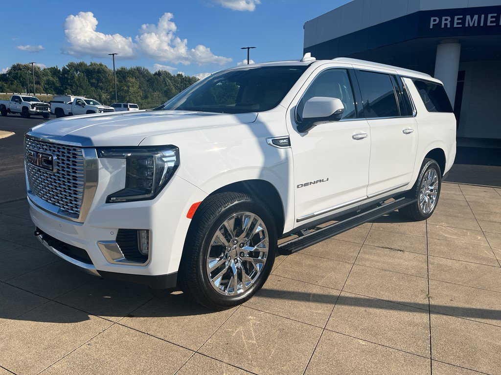 Certified 2022 GMC Yukon XL Denali image 1