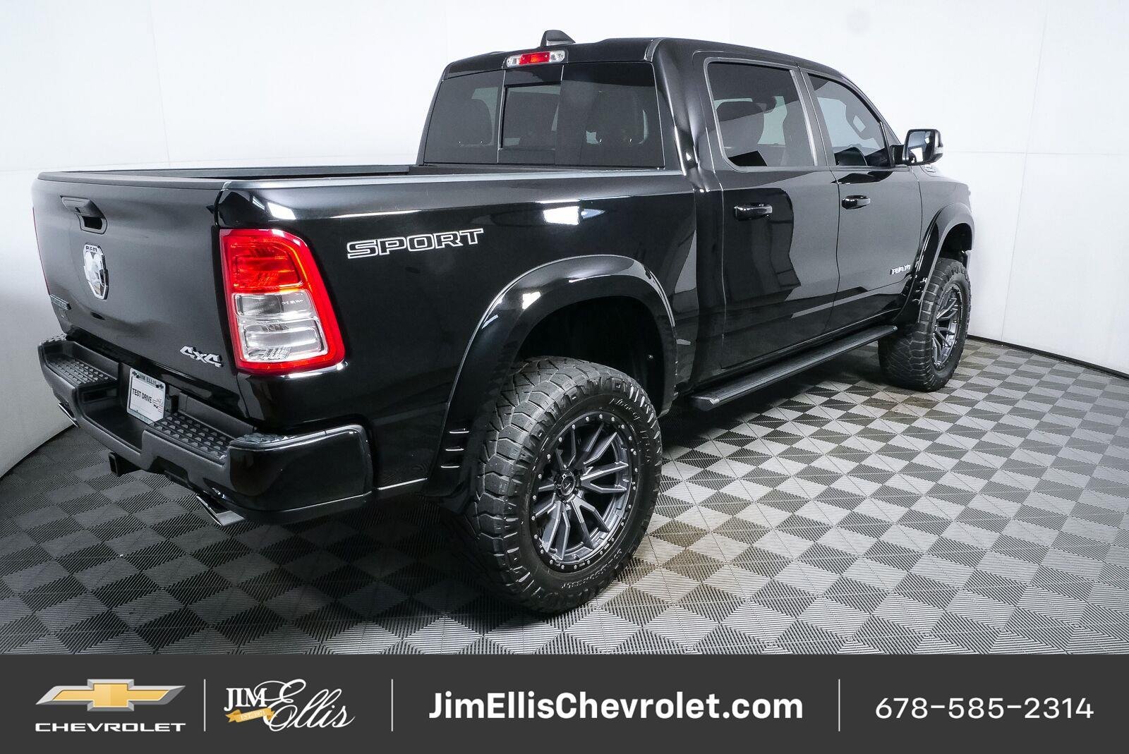 Used 2022 RAM 1500 Big Horn AWD/4WD image 3
