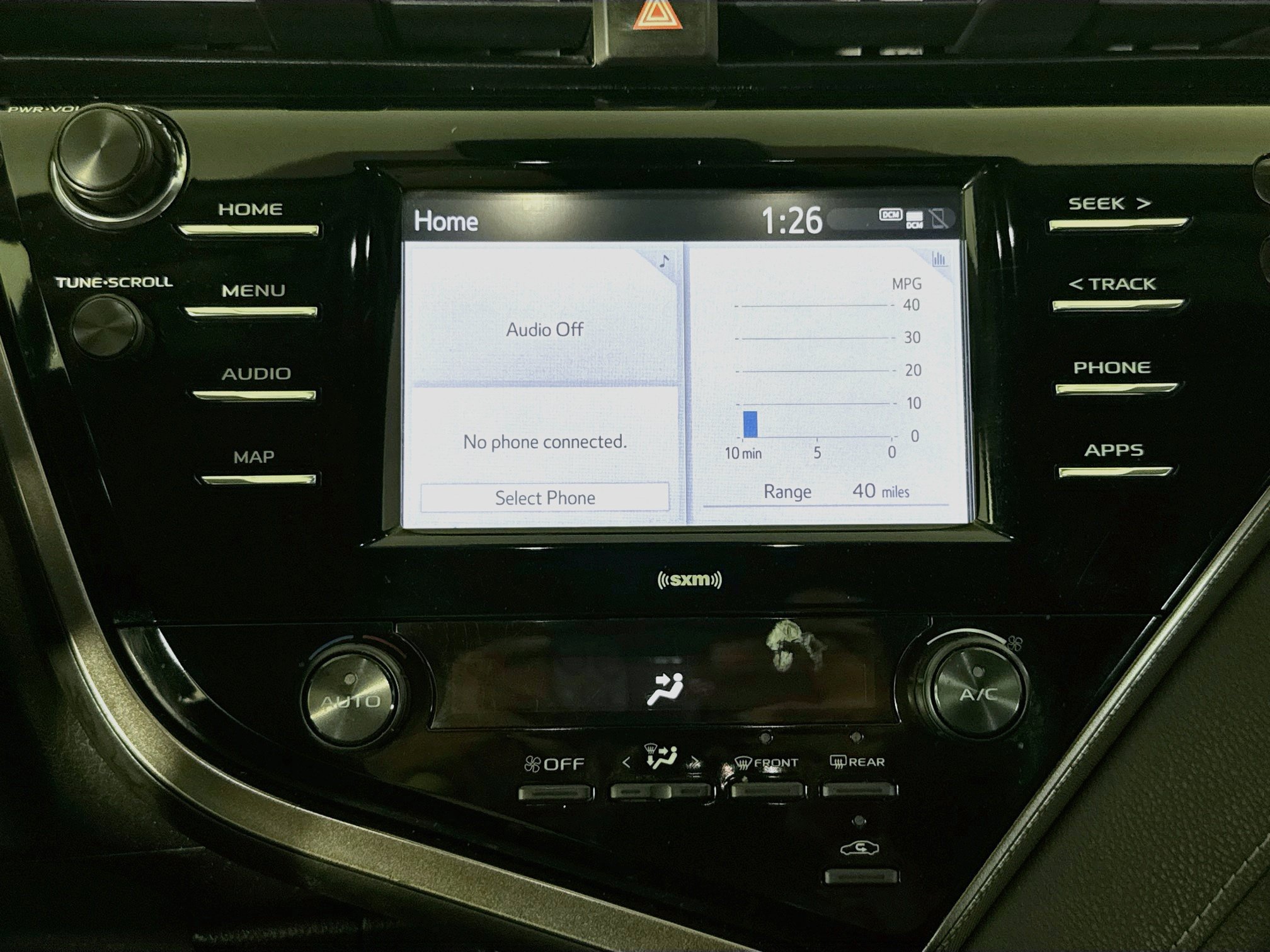 Used 2020 Toyota Camry SE FWD image 16