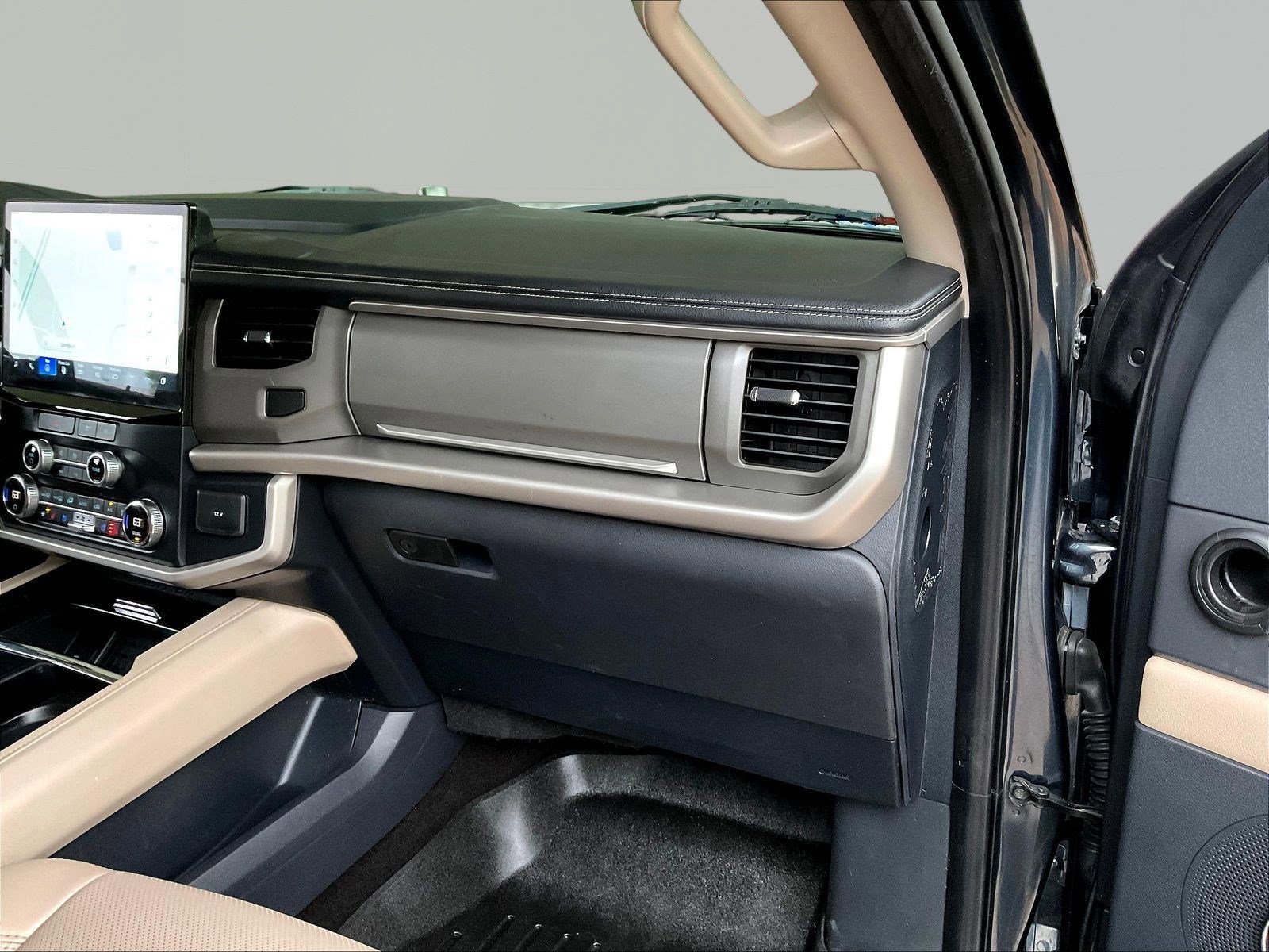 Used 2022 Ford Expedition XLT AWD/4WD image 26