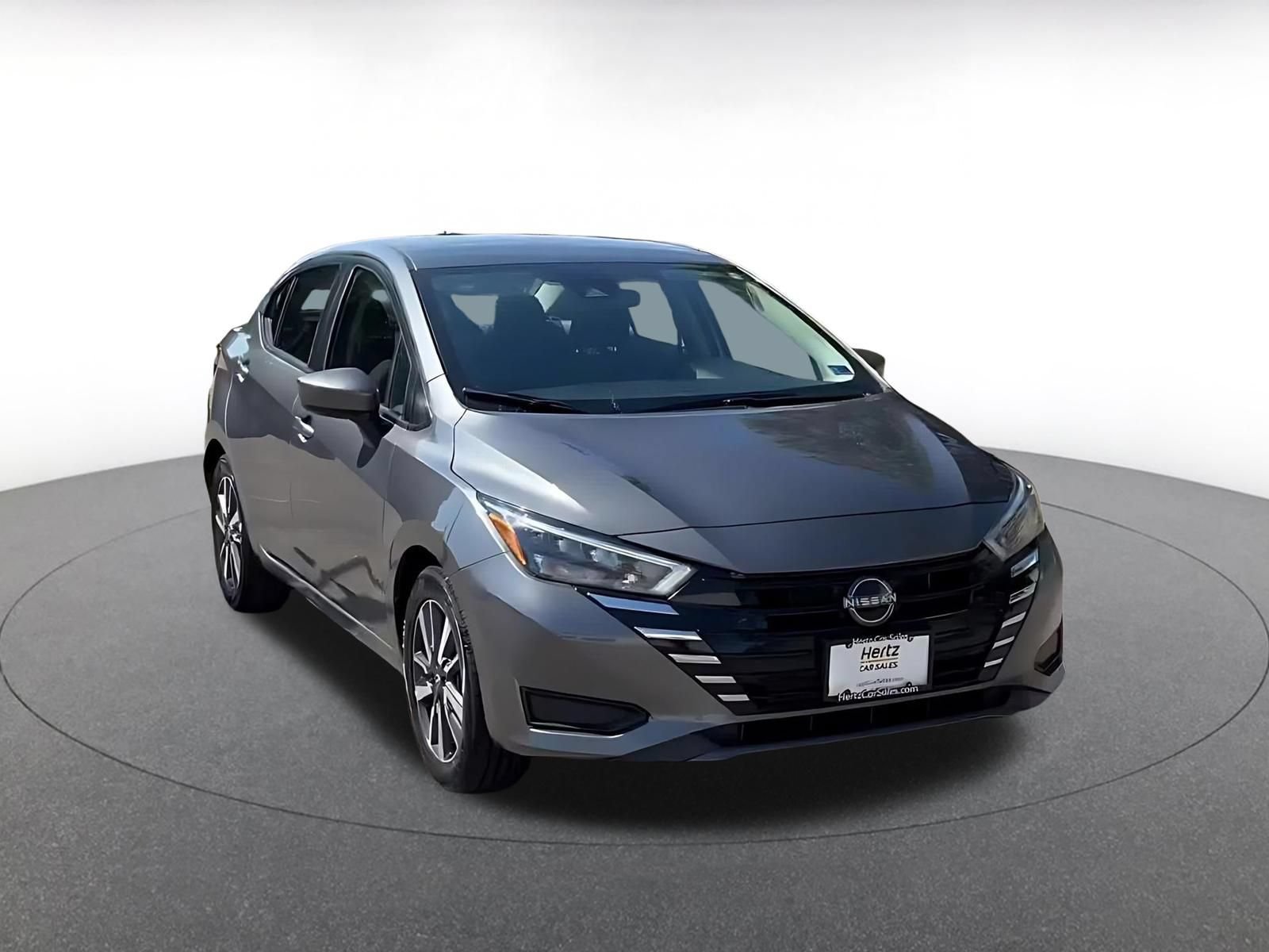 Used 2025 Nissan Versa SV FWD image 3