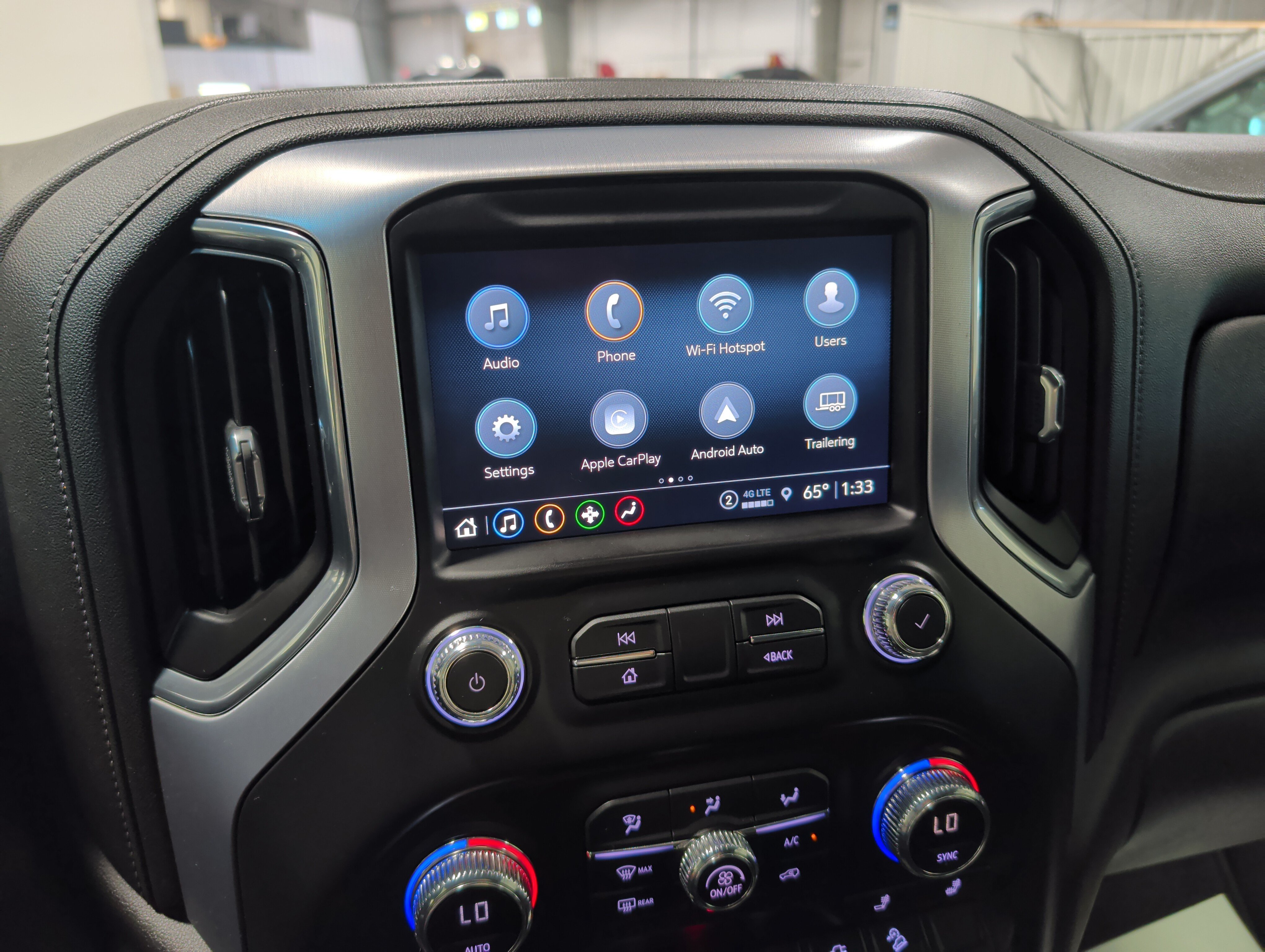 Used 2022 GMC Sierra 2500 SLT w/ X31 Off-Road Package AWD/4WD image 25