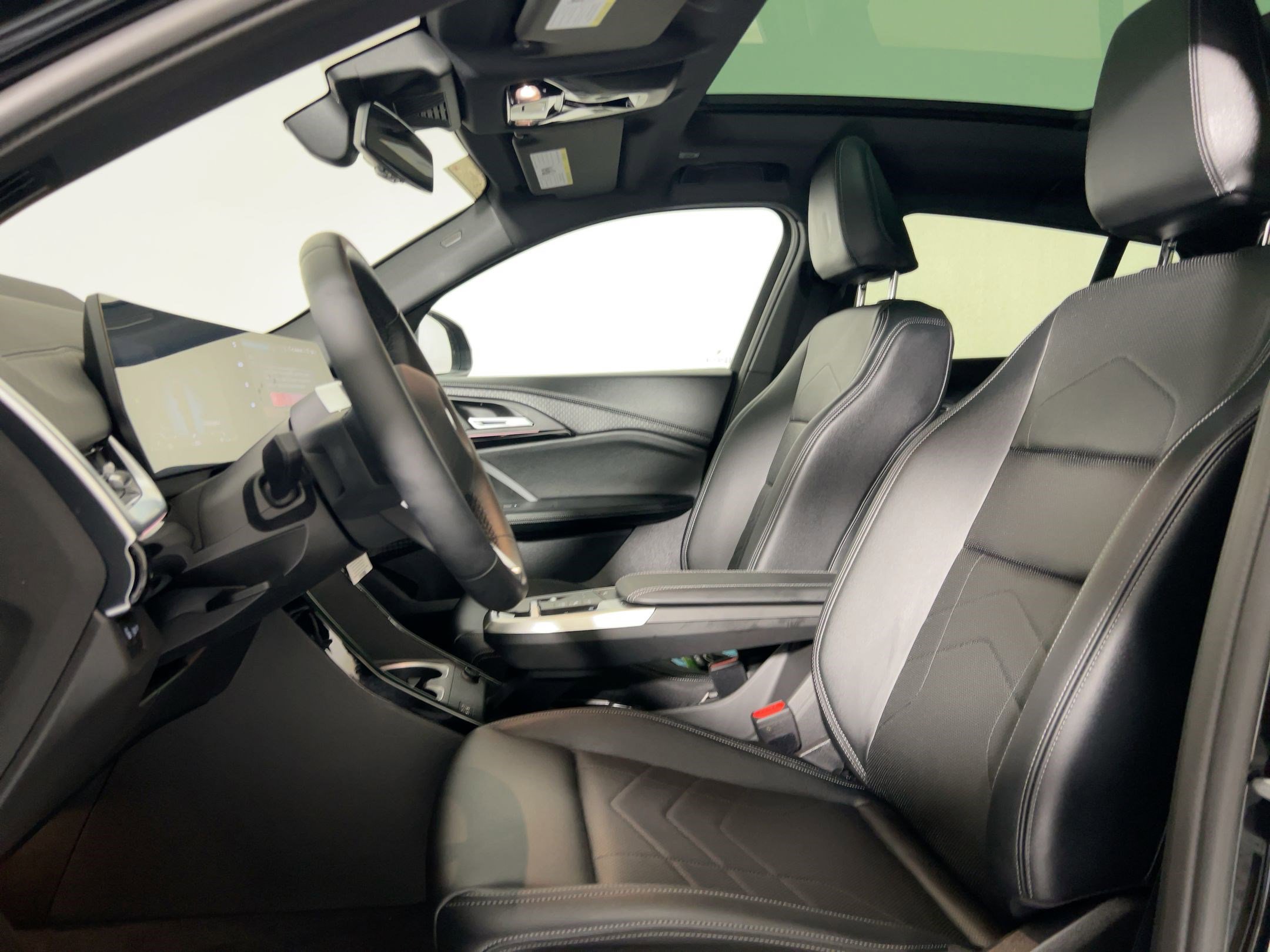 Used 2026 BMW X2 xDrive28i w/ Technology Package image 4