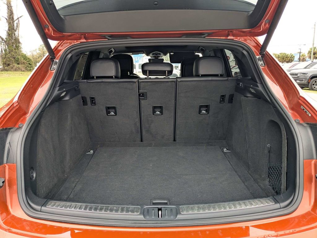 Used 2023 Porsche Macan AWD/4WD image 13