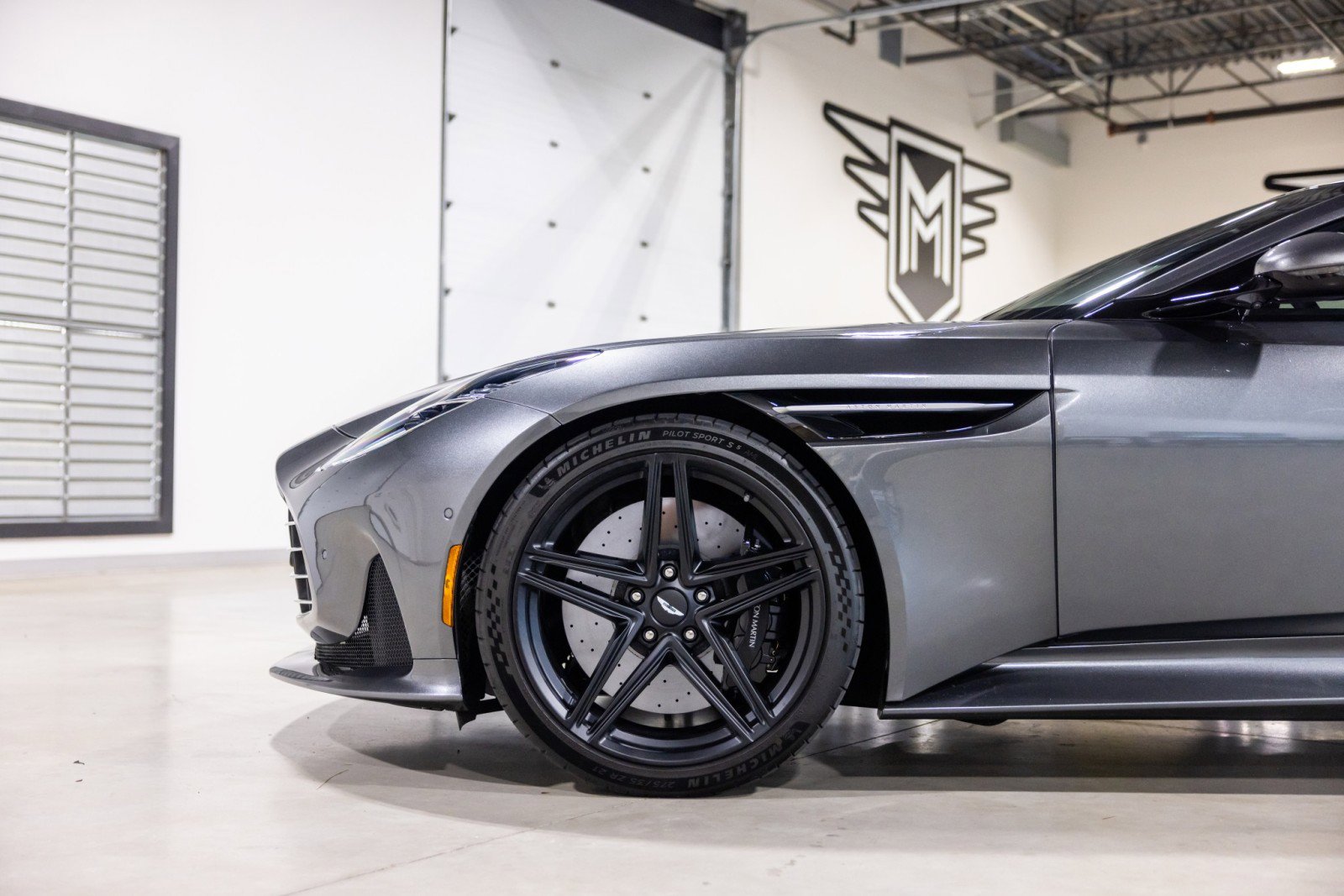 Used 2024 Aston Martin DB12 Coupe image 18