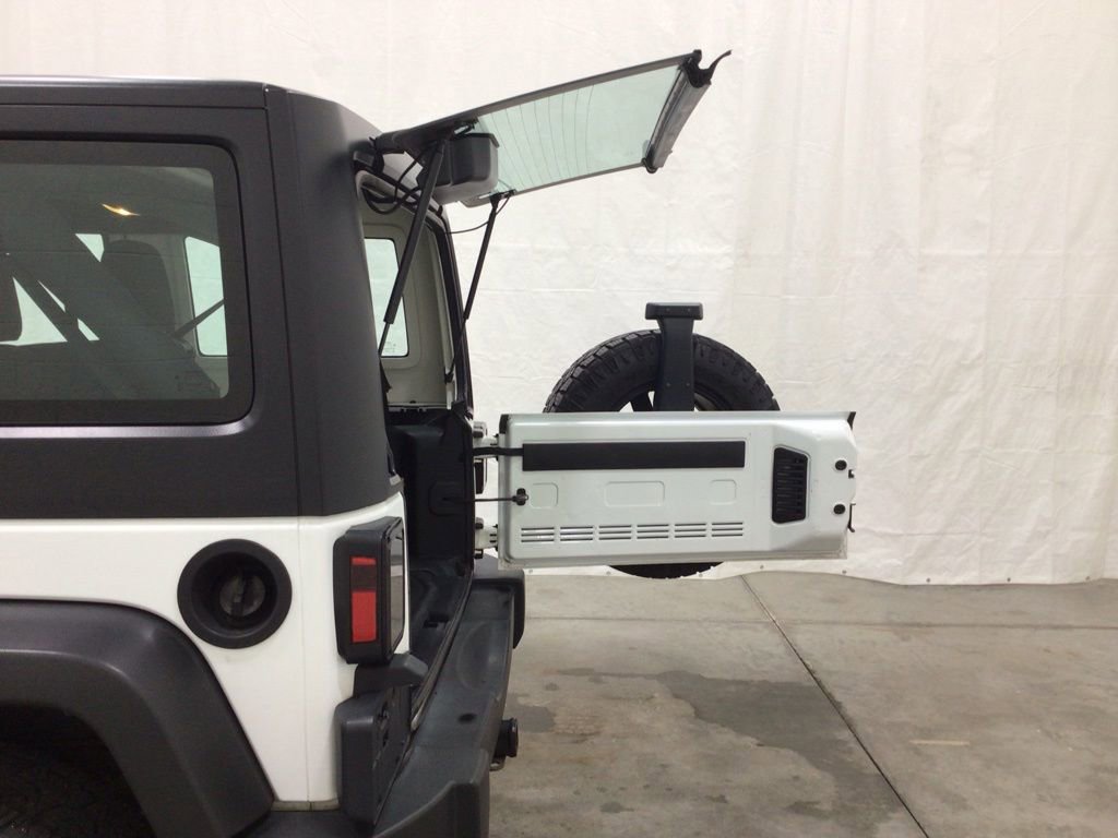 Used 2016 Jeep Wrangler Unlimited Sport w/ Connectivity Group image 23