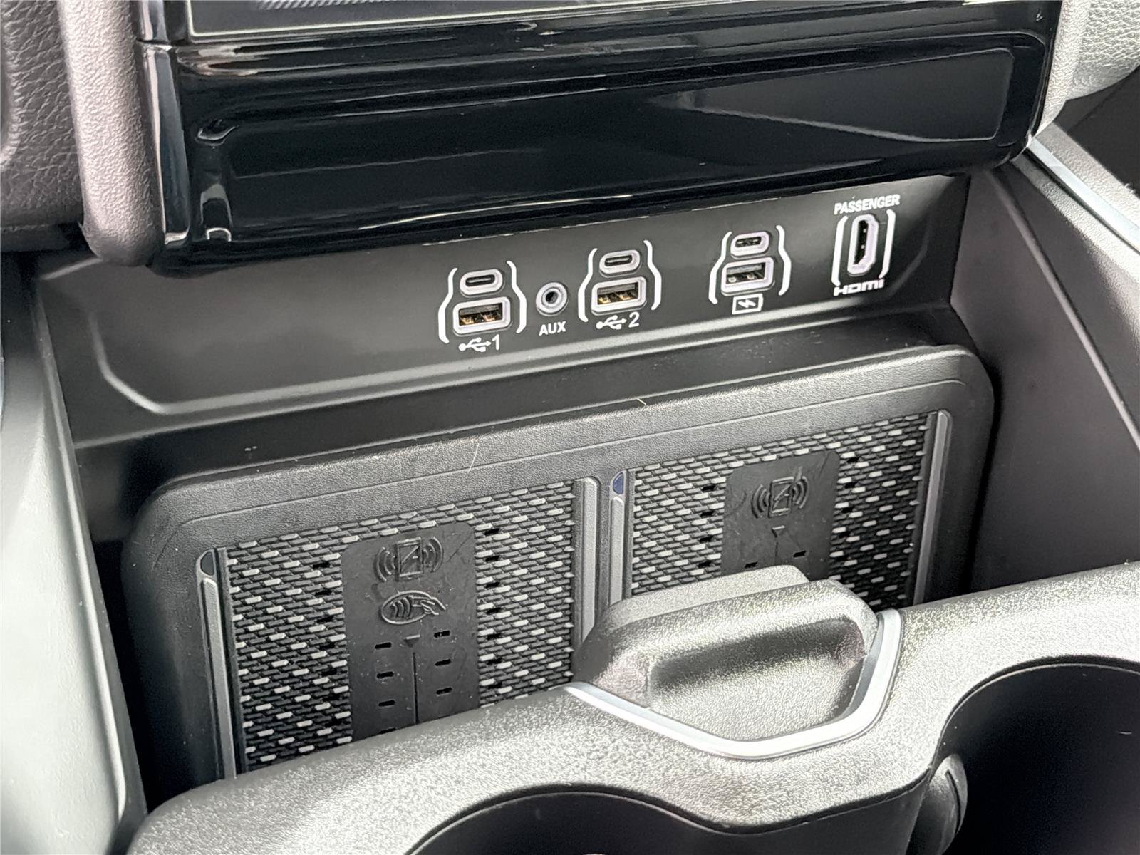 Used 2026 RAM 1500 Laramie w/ Night Edition RWD image 32