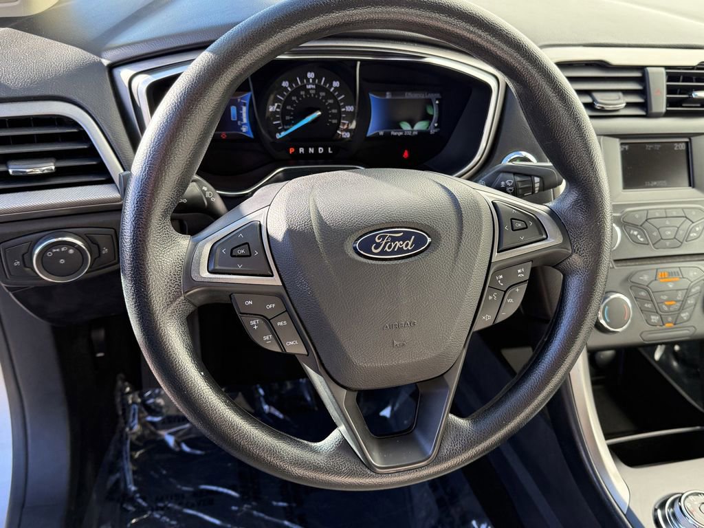 Used 2018 Ford Fusion S image 17