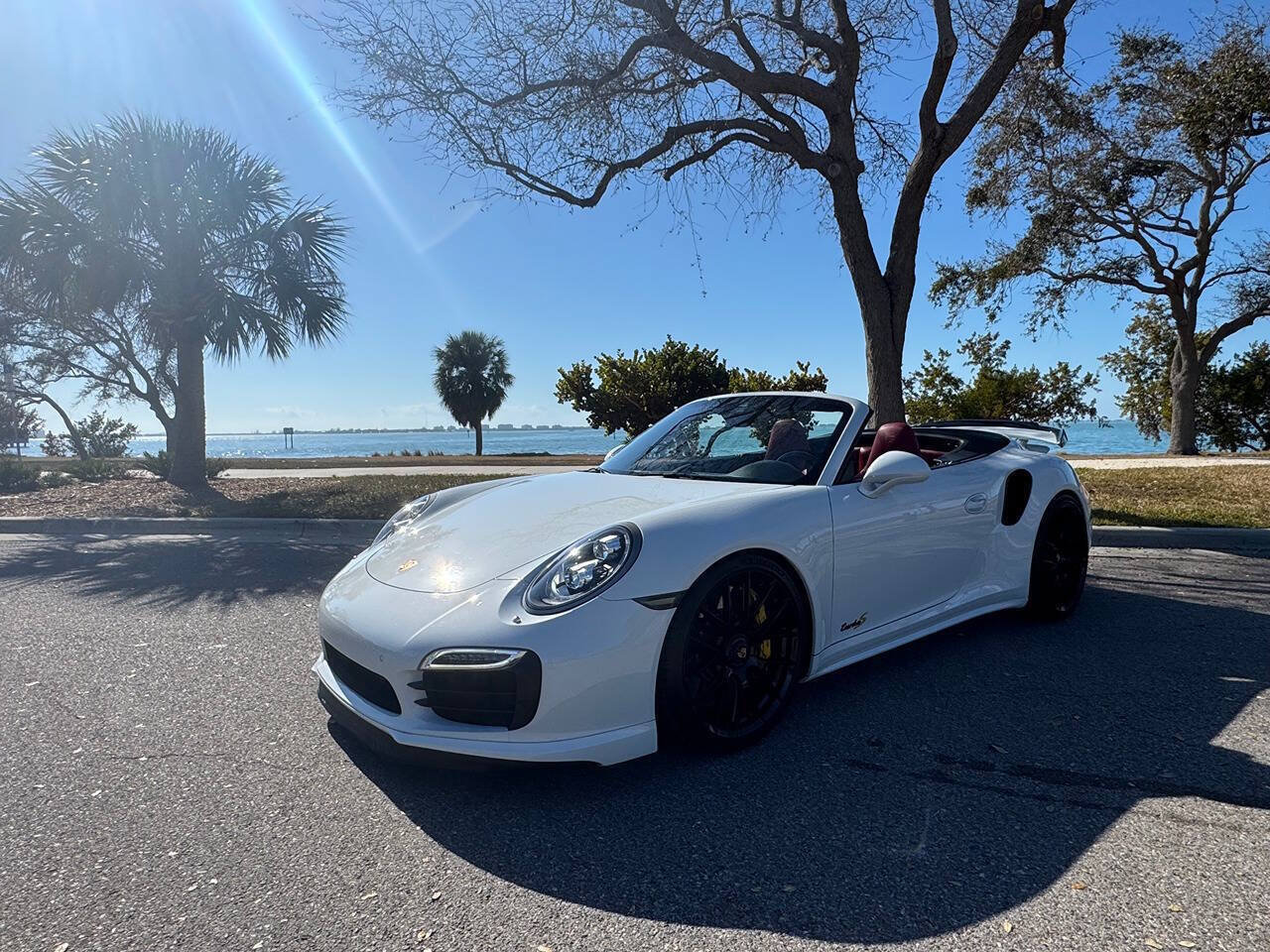 Used 2015 Porsche 911 Turbo S AWD/4WD image 28
