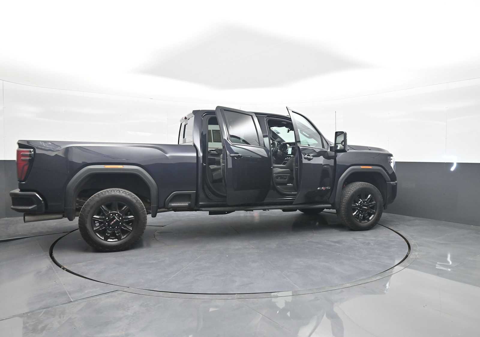 Used 2024 GMC Sierra 2500 AT4 w/ AT4 Premium Plus Package AWD/4WD image 46