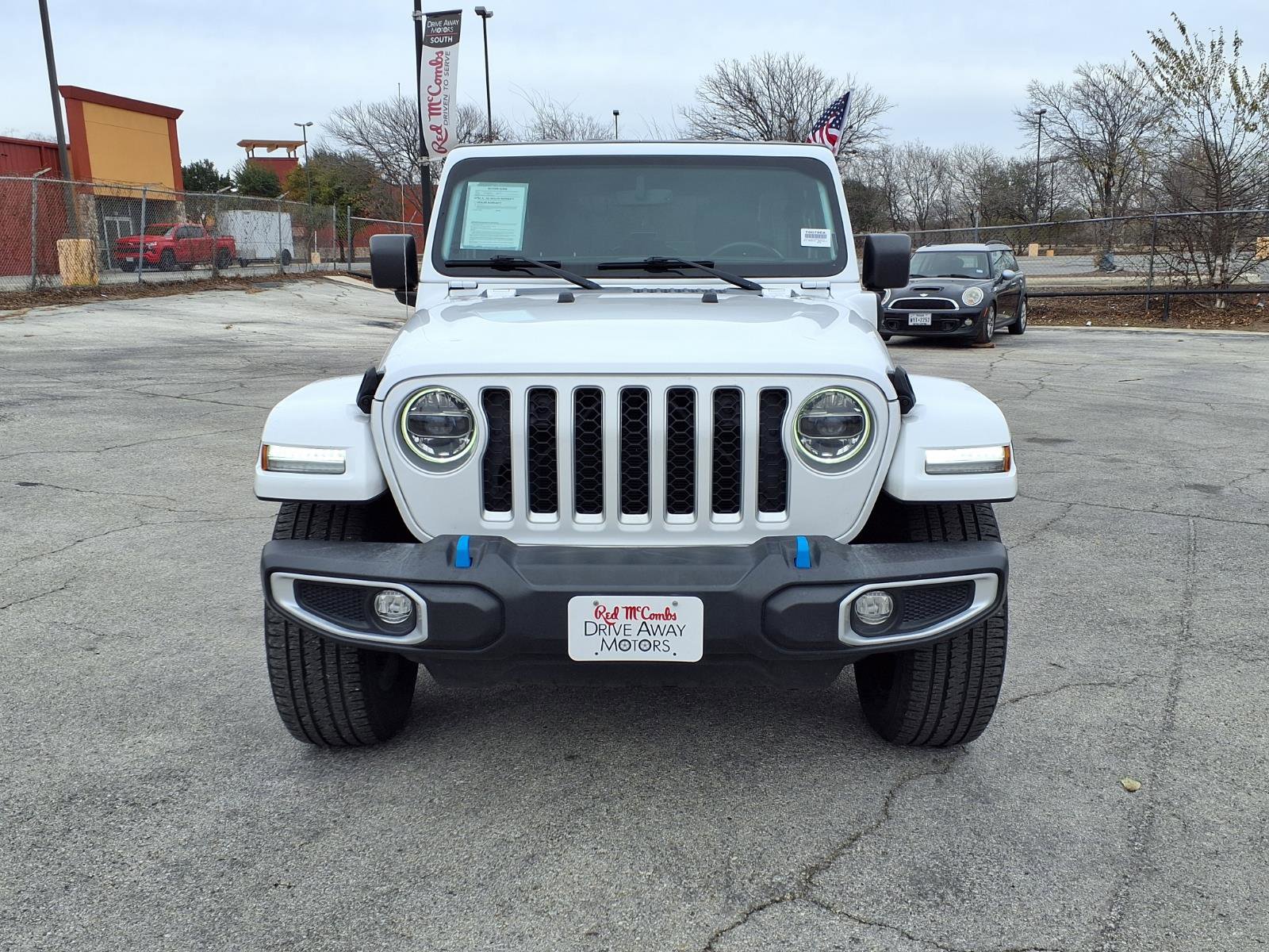 Used 2022 Jeep Wrangler Unlimited Sahara image 2