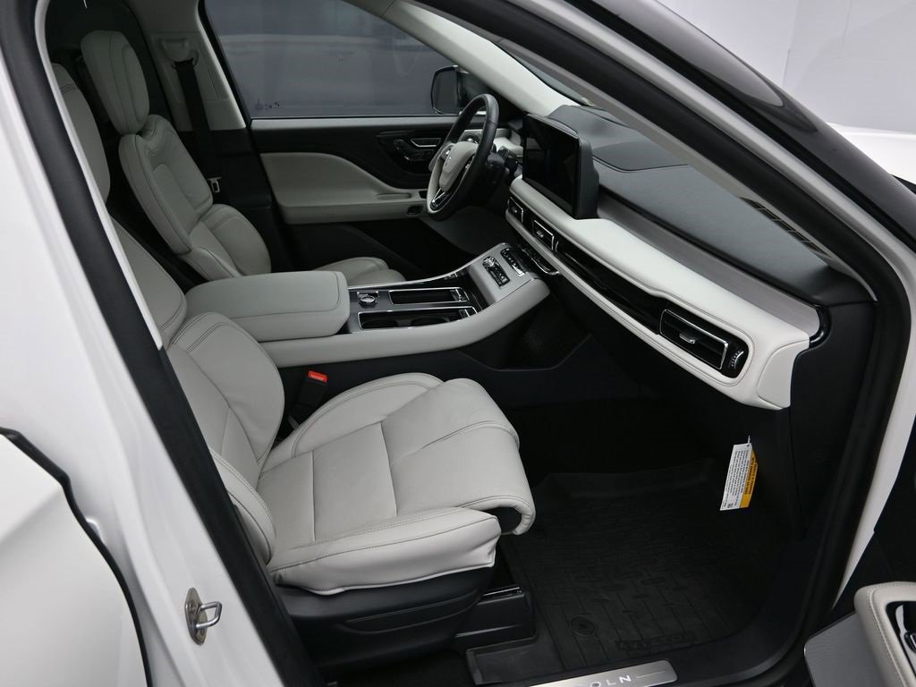 New 2025 Lincoln Aviator Reserve w/ Equipment Group 201A image 25