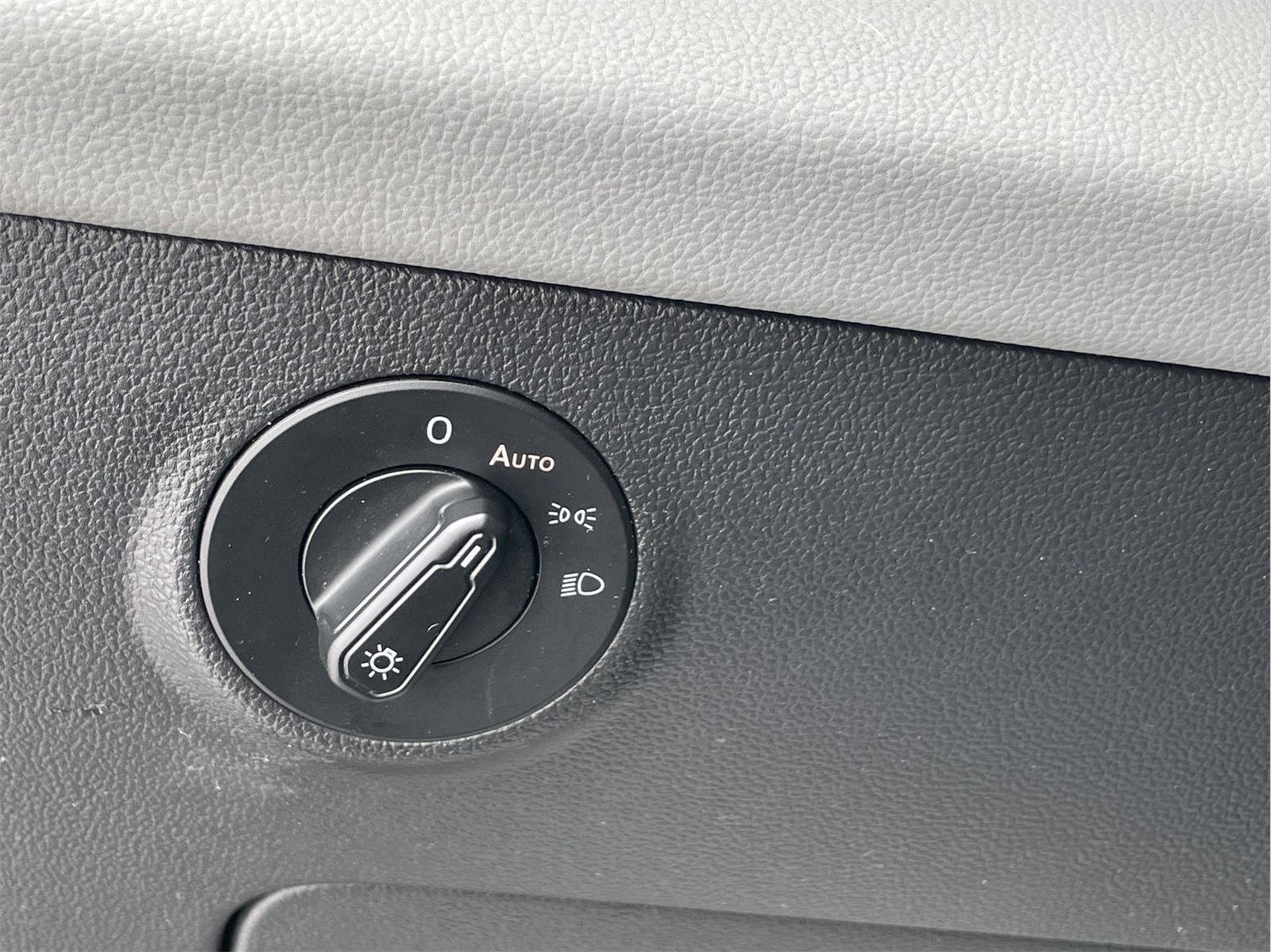 Used 2022 Volkswagen Taos SE w/ Panoramic Sunroof Package image 24