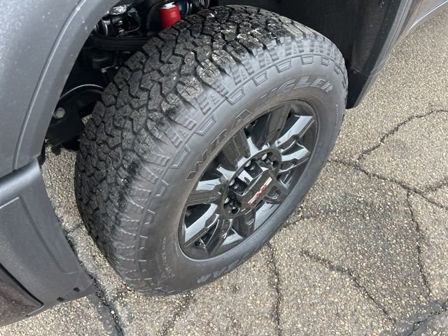 New 2026 GMC Sierra 2500 AT4 w/ Technology Package AWD/4WD image 17