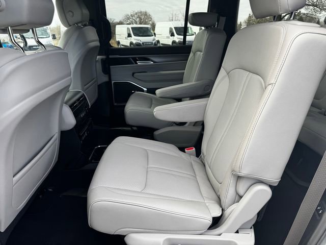 Certified 2025 Jeep Wagoneer Series III image 21