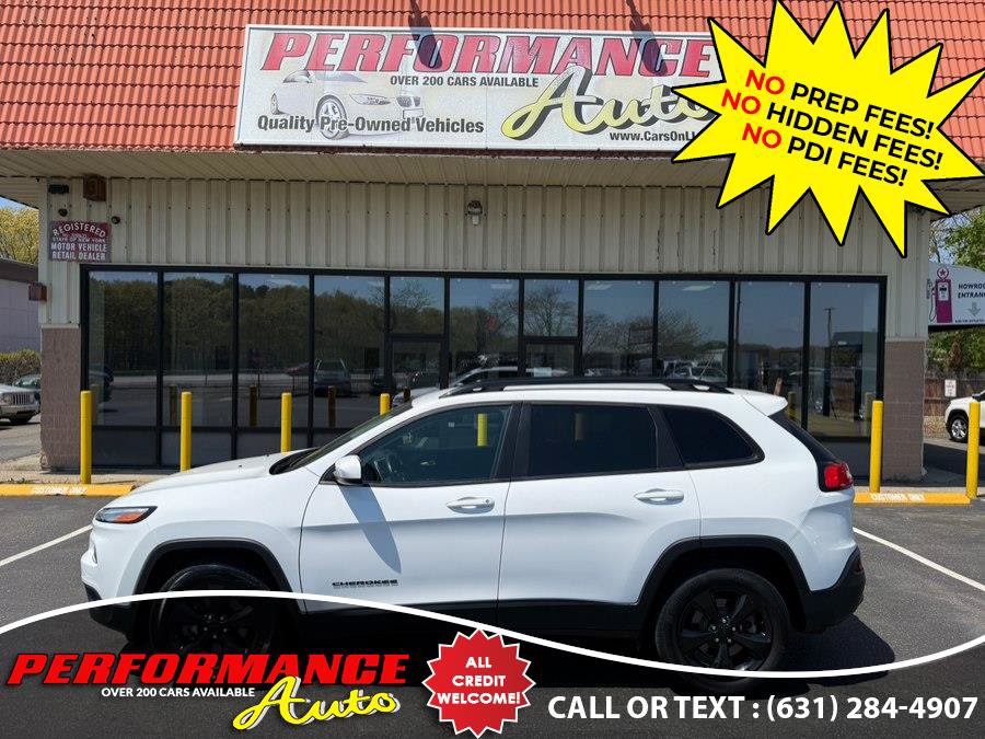 Used 2018 Jeep Cherokee Latitude w/ Altitude Package AWD/4WD image 3