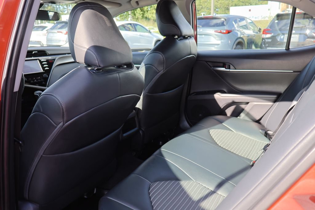 Used 2019 Toyota Camry SE FWD image 16