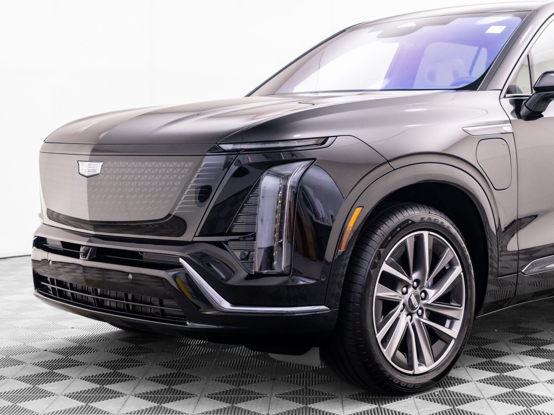 New 2027 Cadillac Vistiq Luxury w/ LPO, Floor Liner Package AWD/4WD image 35