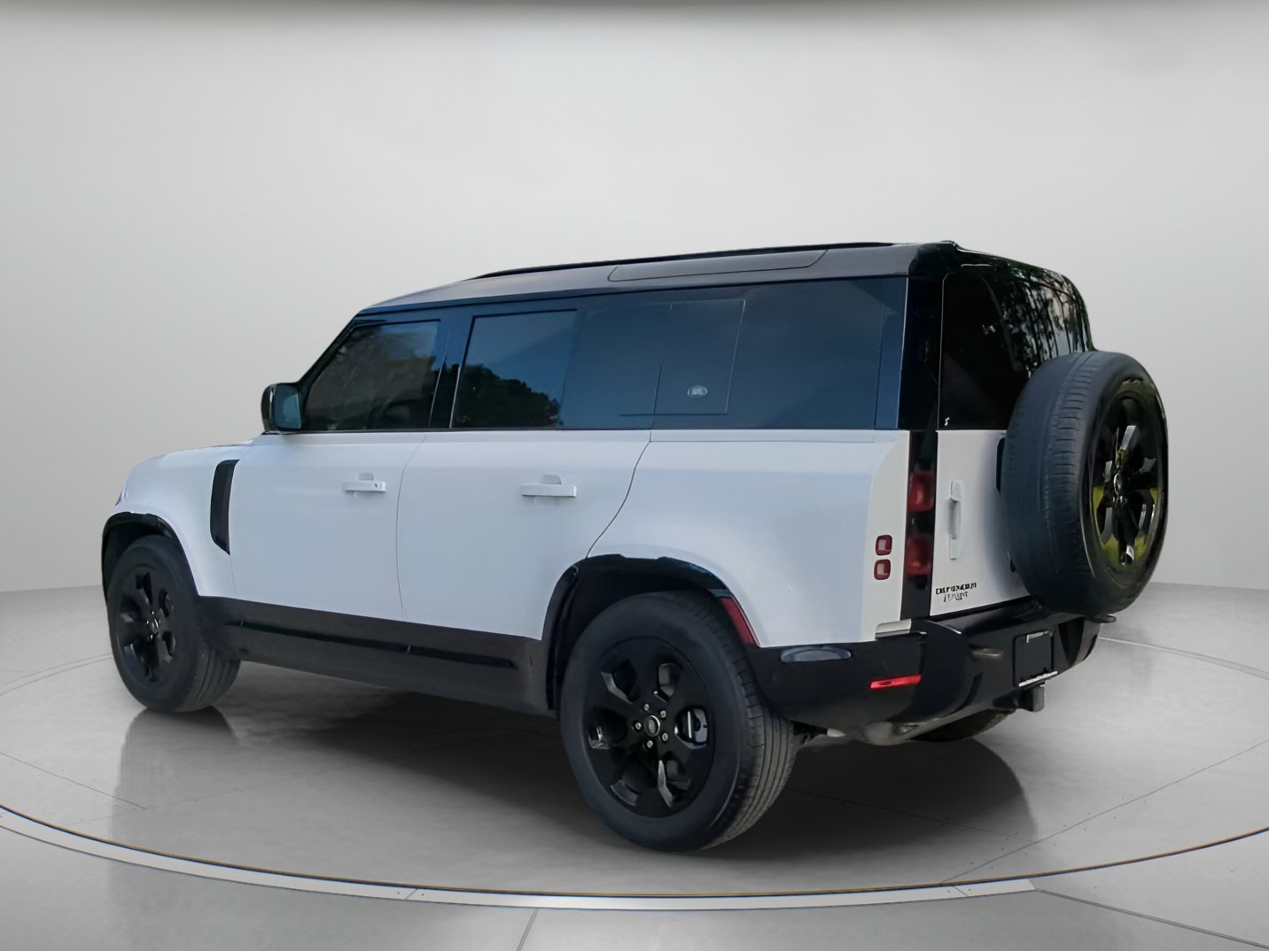 Used 2024 Land Rover Defender 110 X-Dynamic SE AWD/4WD image 20