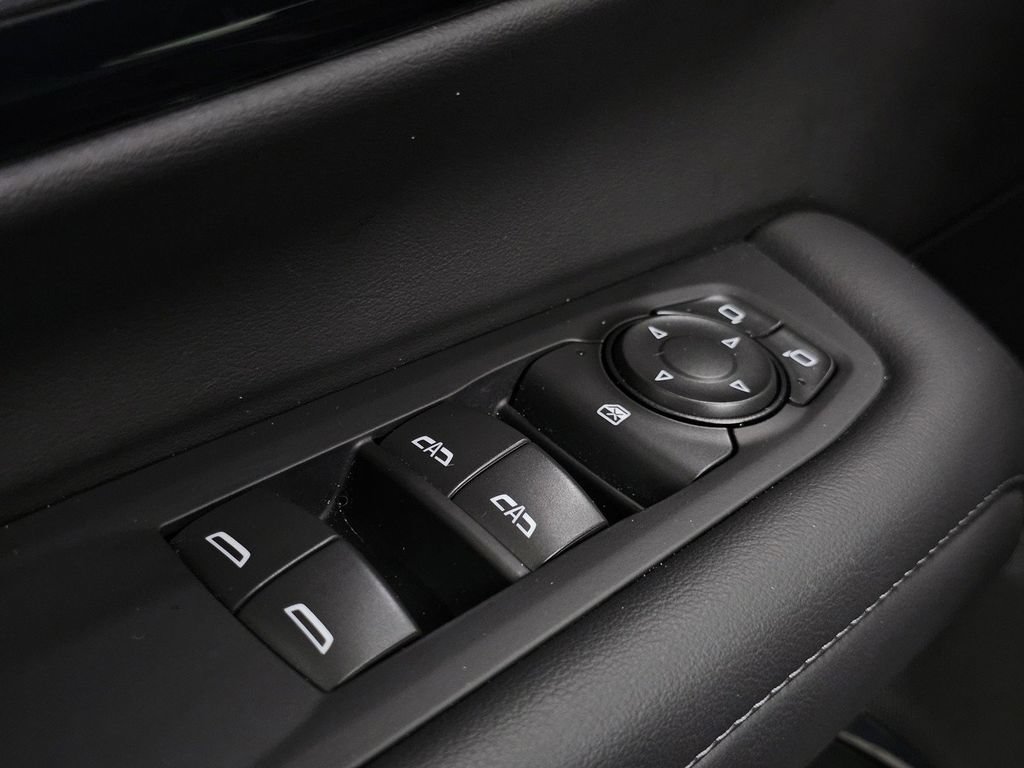 Used 2025 Chevrolet Tahoe LT AWD/4WD image 25