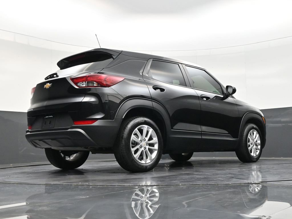 Used 2025 Chevrolet TrailBlazer LS FWD image 25