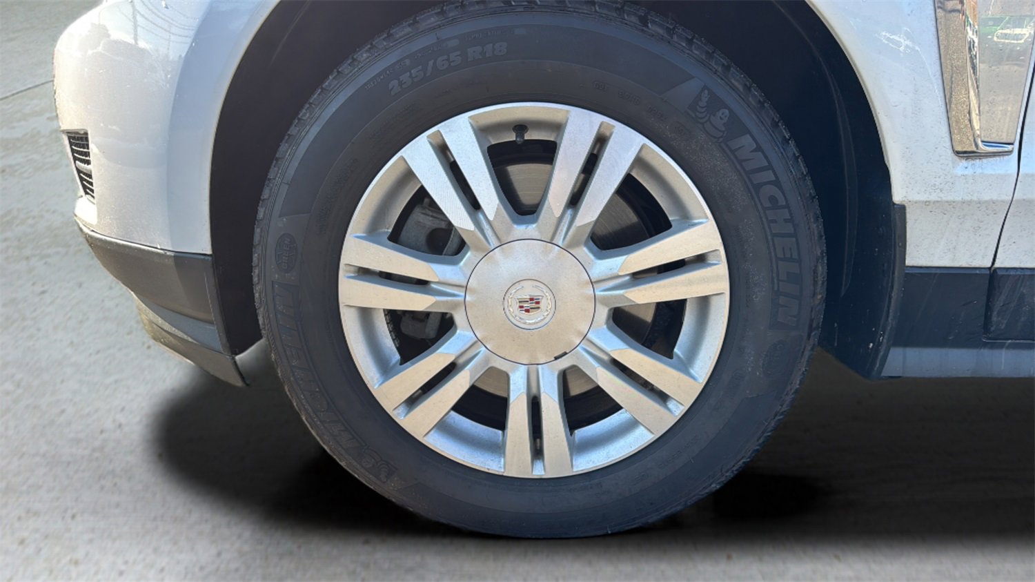 Used 2015 Cadillac SRX Luxury w/ Driver Awareness Package image 9