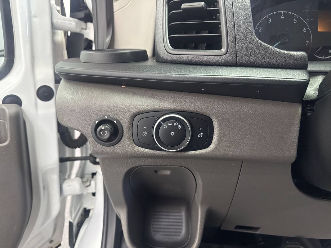 Used 2020 Ford Transit 250 Low Roof RWD image 10