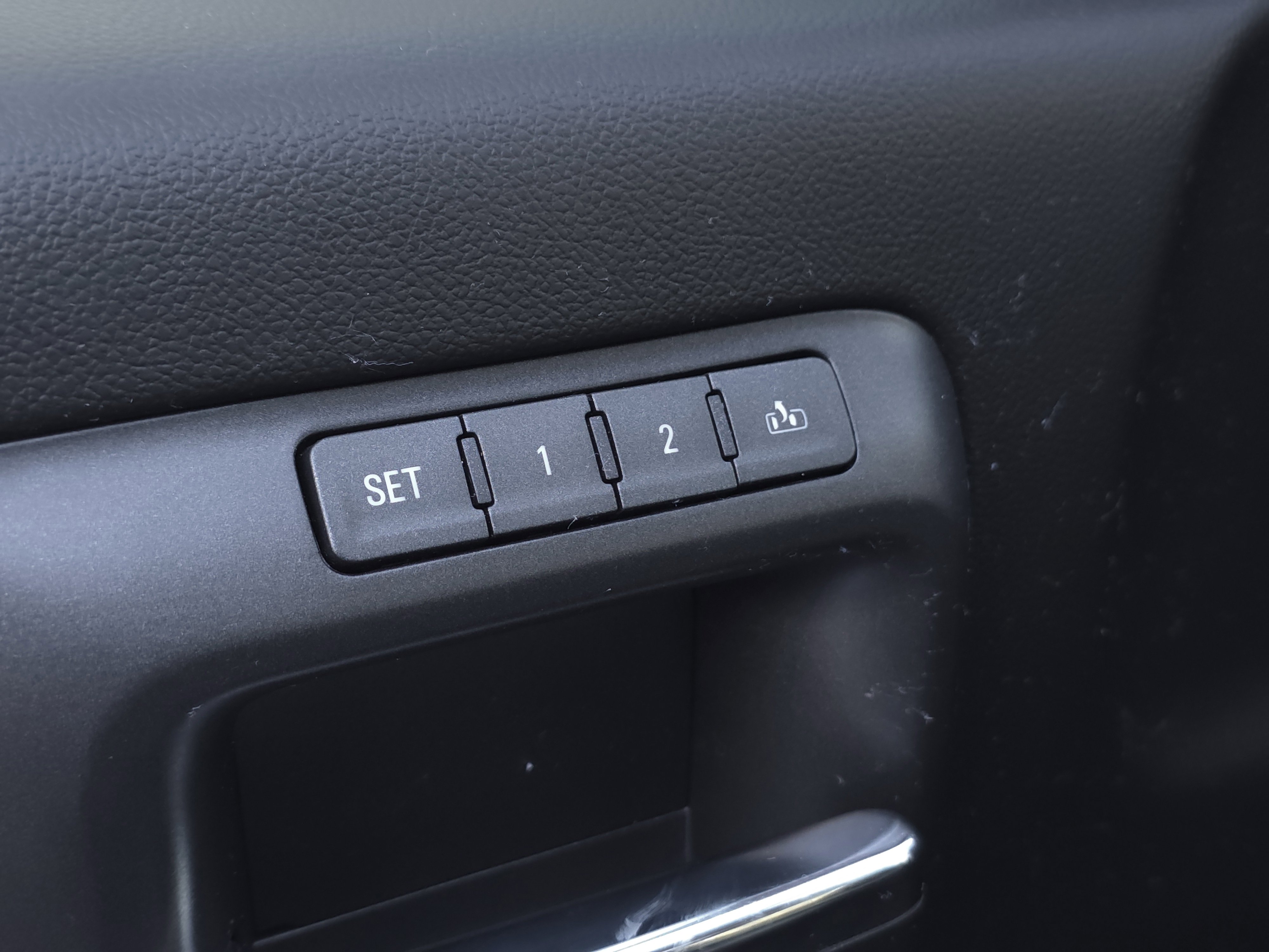 Used 2018 Chevrolet Silverado 1500 LTZ Z71 w/ LTZ Plus Package image 12